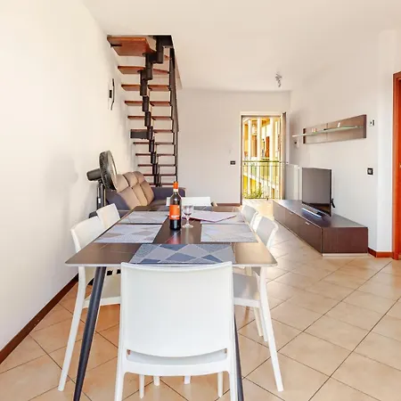 Di Monate Apartment