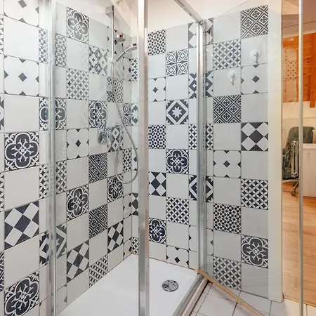 Di Monate Διαμέρισμα *